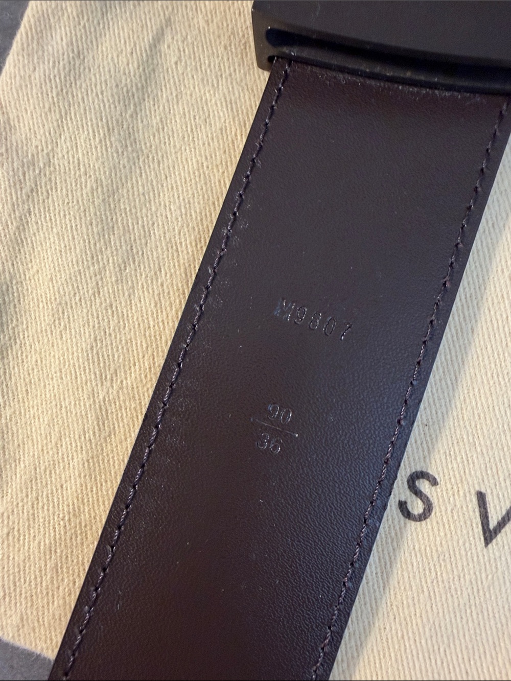 Louis Vuitton Brown Damier Belt with LV monogram Buckle - Picture 3 of 7